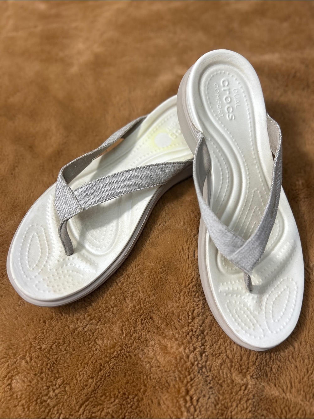 CROCS Women’s Silver and White Cushioned Flip Flop Sandals